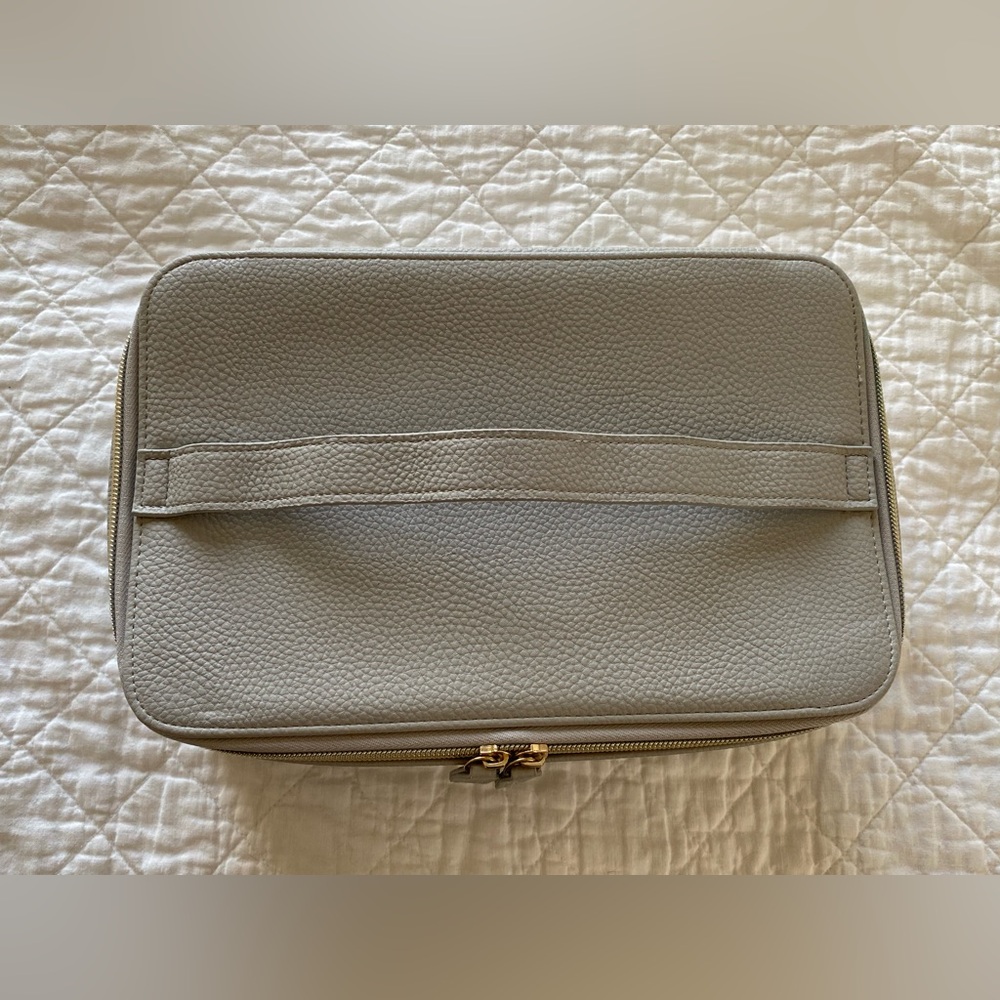 Tonic Makeup Case - Picture 3 of 12